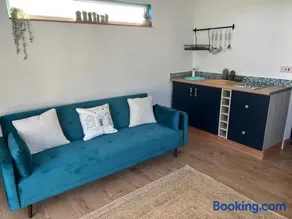 The Cosy Cabin - Image 4