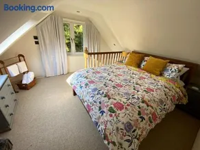 Coombe Edge Cottage - Image 2