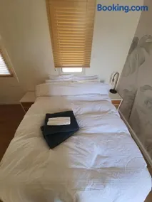 חדר במדבר - Image 1