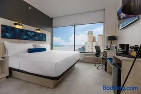 River Garden Hotel + Suites - Image 3