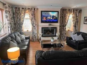 Luxury Home in Dublin WiFi TV B&B Close to City Centre - Image 1