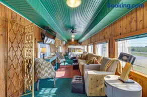 Charming Converted Railcar Studio in Joplin! - Image 2