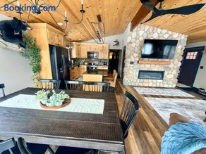Paddler's Paradise Cabin with Direct Trail Access! - Image 5