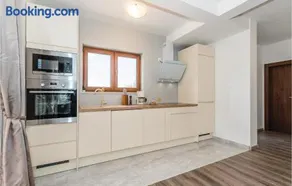 Four-Bedroom Holiday Home In Bilice - Image 3