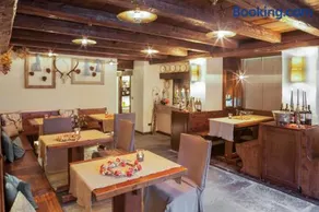 Hotel Rikhelan - Image 5