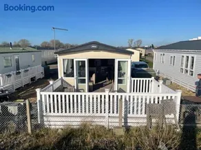 74 Bayside Cove Pevensey Bay Holiday Park - Image 2