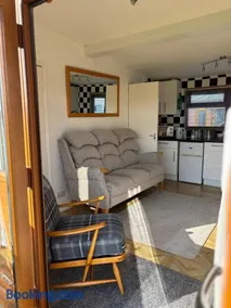 g11 chalet - Image 2