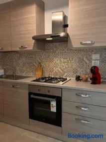 Corona Apartments - Image 1