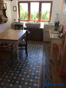 Kleine Villa im wilden Garten - Image 2