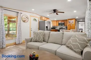 The Magnolia House - Image 2