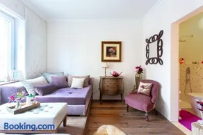 NEW, Stylish and modern central Studio, FREE parking - Image 1