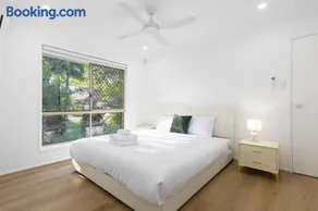 Coastal Retreat 4BR 2BA with Pool & Courtyard - Image 3