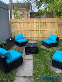 Modern oasis close to downtown & centrally located - Image 2