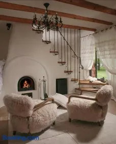 Castelul de Lut - Eco Boutique Guesthouse - Image 1