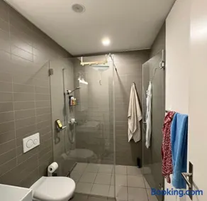 Room with an amazing city view - Image 1