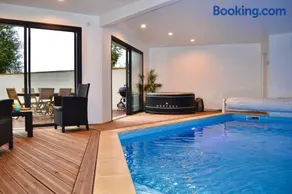 A l oree du bois piscine intérieure privée sans vis à vis - Image 2