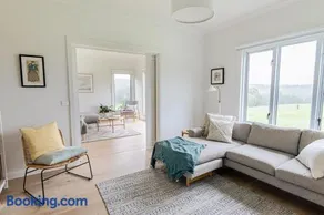 Stunning Top of the Otways Views 3-4 Bedroom House - Image 4