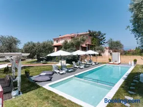 Fokas Luxury Villa - Image 4