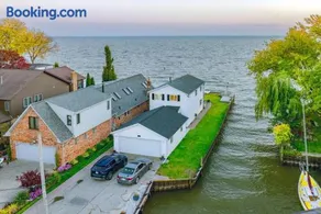 Enjoy Our Lakefront Paradise - Image 4