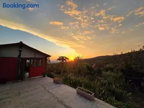 Sítio com lindo pôr do sol, tranquilidade na serra de Carrancas com riacho - Image 2