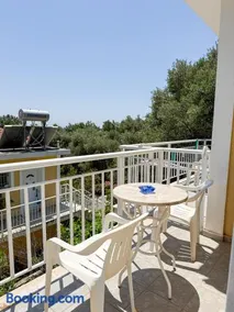 Jimmy Anna Apartments - Image 3