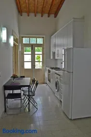 Chris House - Image 1