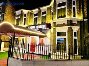 Lyon House Hotel - Image 1