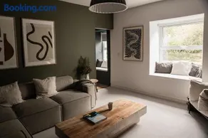 A Beautiful 3 Bedroom 17th Century Stone cottage - Image 2