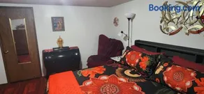 Comfortable Cozy Living Space, Kent WA - Image 3