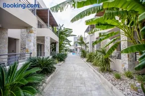 THALASSIA LUXURY APARTMENTS - Image 2