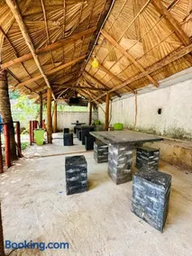 G Lake Guest House - Image 3