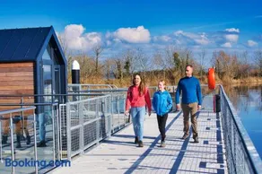 Driftwood Lodge - On Water Glamping at Ballyronan Marina - Image 4