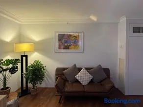 Canberra City View Apartment - Image 3