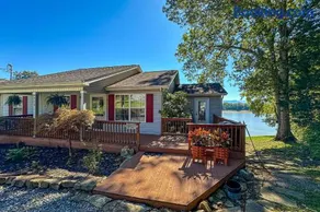 Serene Lakefront Home Dock Game room Fire Pit - Image 2