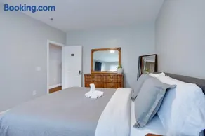Boston Three Bedroom Apartment - Image 1