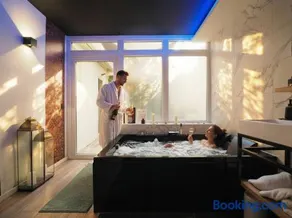 Love Room Marseille - Orion - Image 1