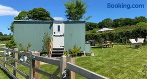 The Orchard Shepherds Hut - Image 5
