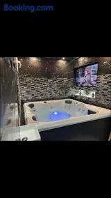 spapurple95 Suite romantique avec jacuzzi privatif - Image 2