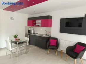 Újhely Apartmanház - Image 3