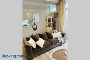 Cosy house in a charming village - Image 3