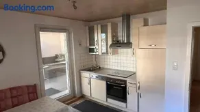 Appartamento con barbecue, terrazza e giardino | Vista sul giardino | Perfetto per il lavoro da remoto - Image 4