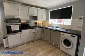 The Bournemouth Garden Retreat - Image 3