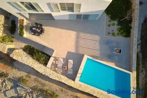 Luxury seafront villa Familija Splitska with pool on Brač - Image 5