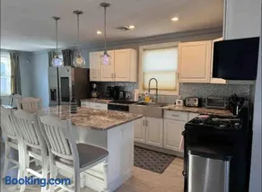 Jersey Shore Beach House close to NYC Ferry + Bus - Image 4