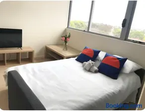 Modern 2BR Apartment - Image 1