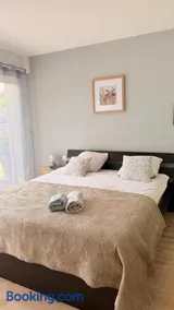 Appartement familial 4 personnes avec piscine & parking - Image 1