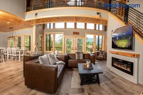 Augys View- Mountain Views-large parking-Large Cabin - Image 4