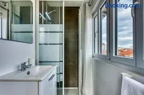 La Suite Crème - Métro D - Gare de Vénissieux - Image 4