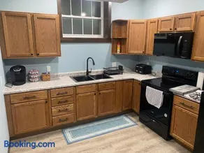 School House Inn, 10 Bed, 4 Bath, Sleeps 18, Game Room, Jetted Tub - Image 4