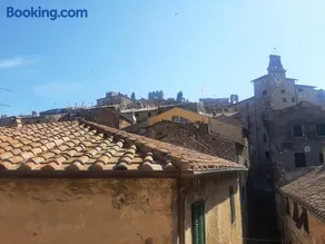 La Piazzetta Toscana B&B - Image 1